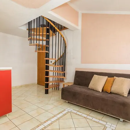 Apartment Apartments Orange 709
