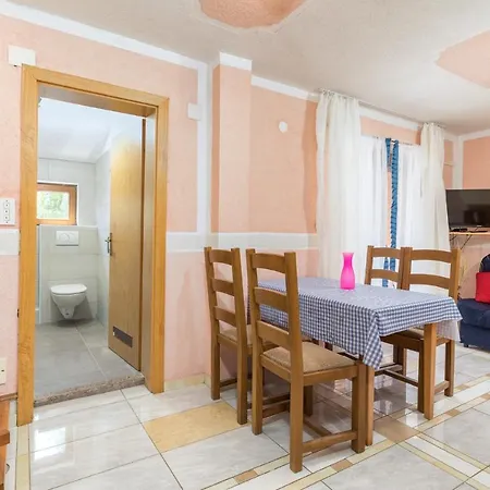 Apartments Orange 709 Fazana