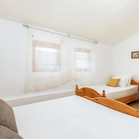 Apartments Orange 709