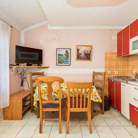 Apartments Orange 709 Apartment Fazana