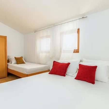 Apartments Orange 709 *